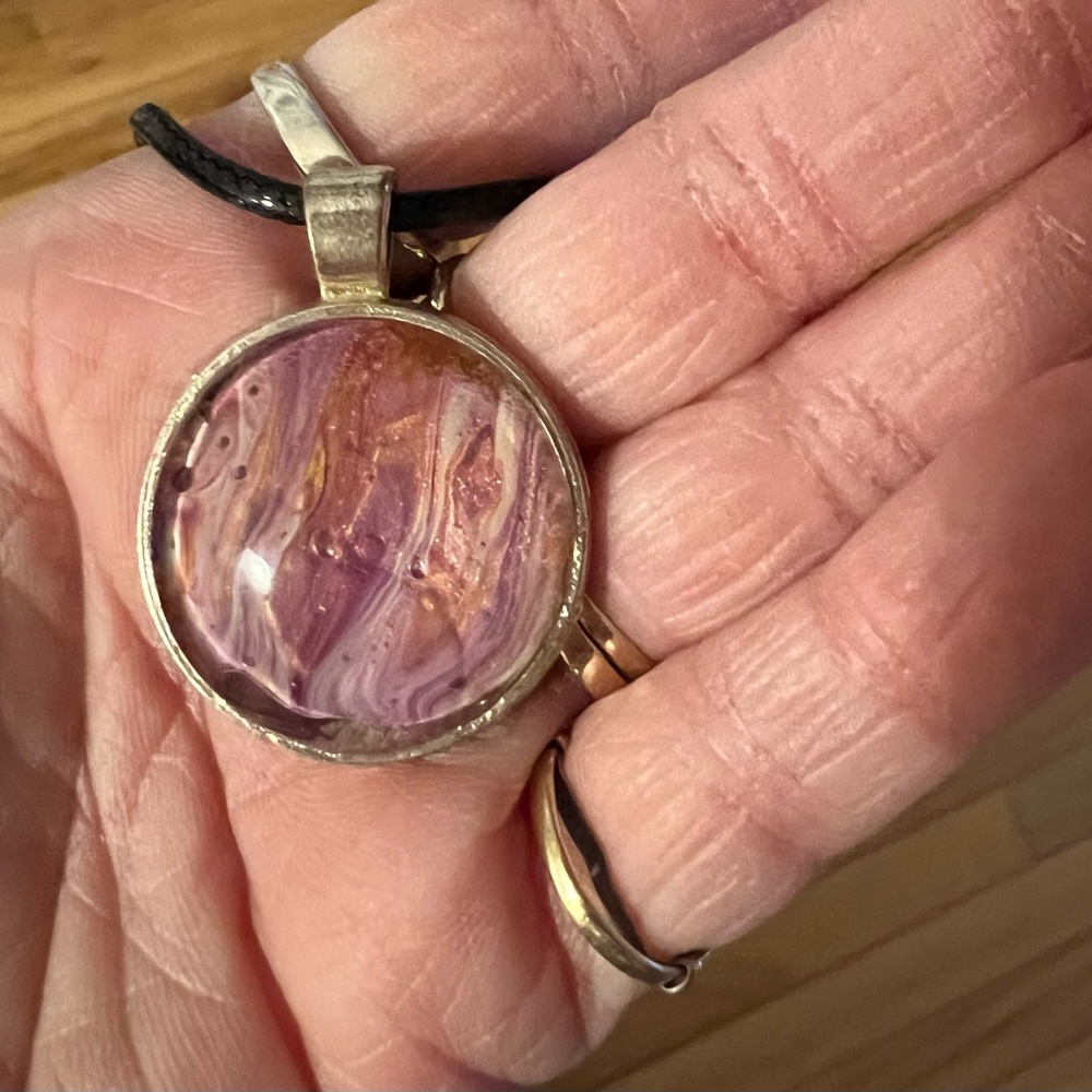 Acrylic paint pour necklace